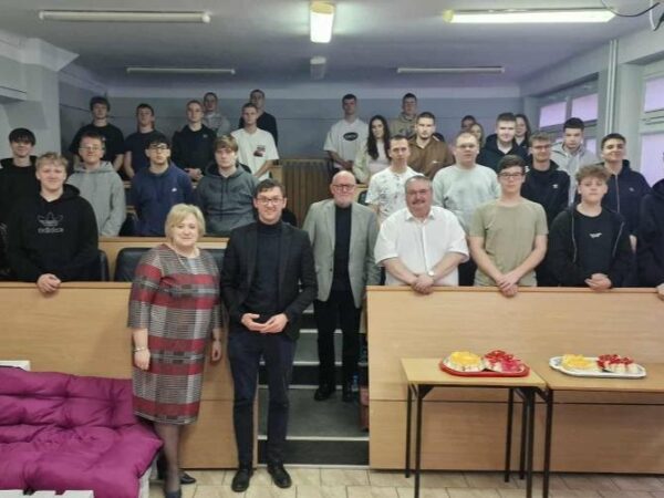 Lekcja o znaczeniu służby zagranicznej w ZSP im Stanisława Staszica w Stąporkowie